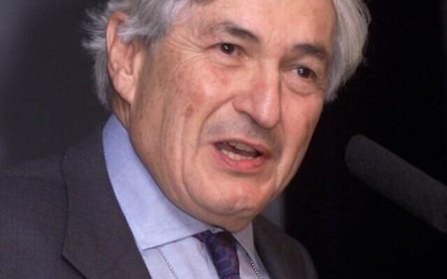 James Wolfensohn (Wikipedia/ Author:	International Monetary Fund/ http://www.imf.org/)