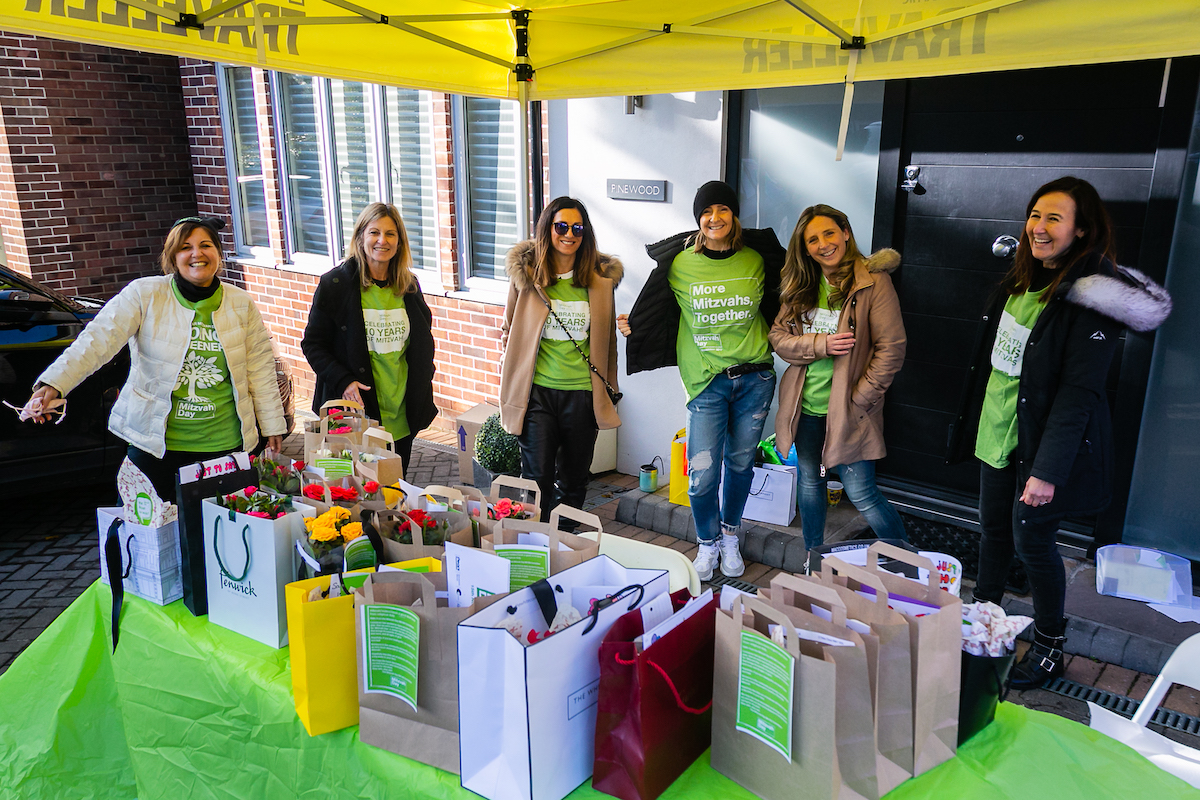 Mill Hill United Synagogue collected items for doorstop drops to isolated people 1