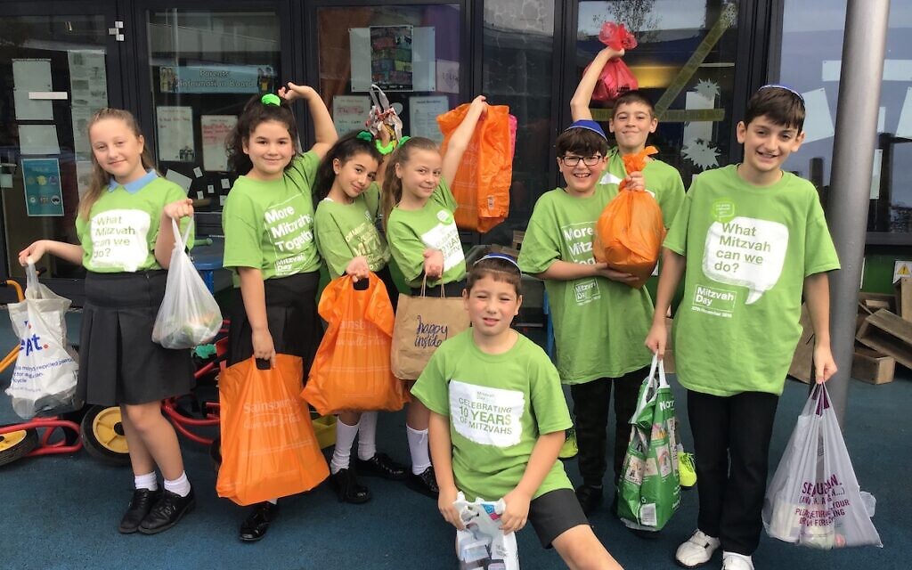 Wohl Ilford Jewish Primary School students collected for Camp Simcha and Redbridge Food Bank