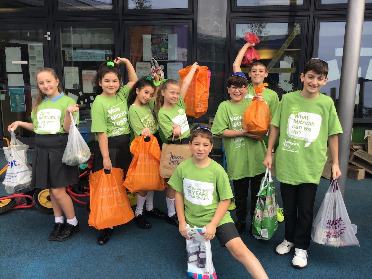 Wohl Ilford Jewish Primary School students collected for Camp Simcha and Redbridge Food Bank