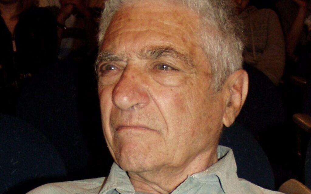 Jack Steinberger

(Wikipedia/ Author	Sigismund von Dobschütz/ Attribution-ShareAlike 3.0 Unported (CC BY-SA 3.0))