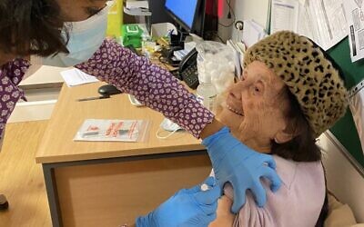 Lily getting her coronavirus vaccine (Credit: Dov Forman on Twitter)