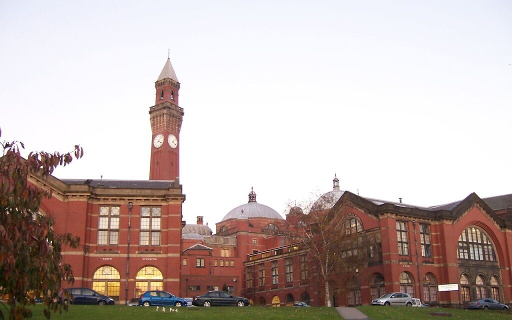 University of Birmingham (Wikipedia/ Source	University of Birmingham - Aston Webb
Author: Stephen Boisvert / Attribution :2.0 Generic (CC BY 2.0))