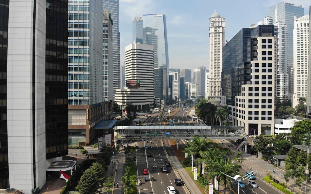 Seberang Menara Astra, Kuningan, Setia Budi, Kota Jakarta Selatan, Daerah Khusus Ibukota Jakarta, Indonesia
(Photo by Afif Kusuma on Unsplash)