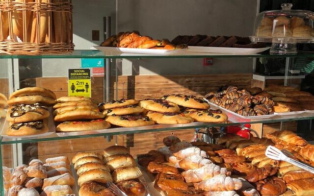 Food plays a central role in Jewish communal life, but small changes can help support healthier choices, argues Jason Strelitz