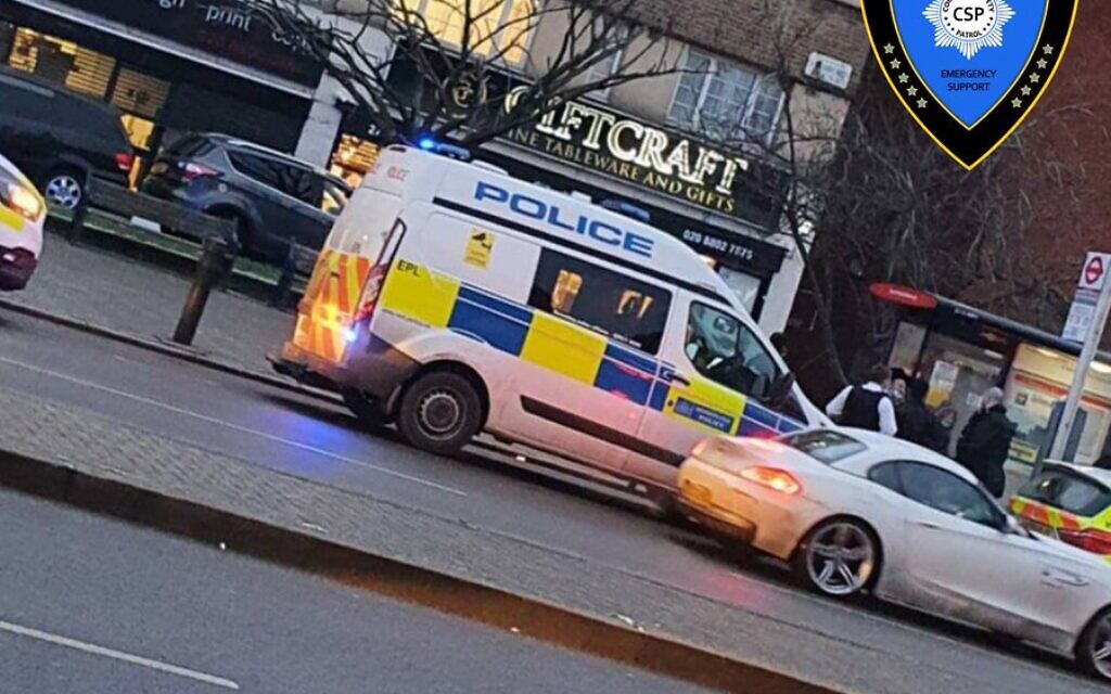 Image shared by Shomrrim of police speaking to a suspect following the incident