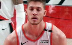 Meyers Leonard with the Blazers (Wikipedia/Author Frenchieinportland/ Attribution-ShareAlike 4.0 International (CC BY-SA 4.0)) Meyers Leonard with the Blazers (Wikipedia/Author Frenchieinportland/ Attribution-ShareAlike 4.0 International (CC BY-SA 4.0))