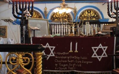 The altar of the Musmeah Yeshua synagogue in Rangoon/Yangon, Burma. (Wikipedia/Author -	Esme Vos/ Attribution 2.0 Generic (CC BY 2.0))