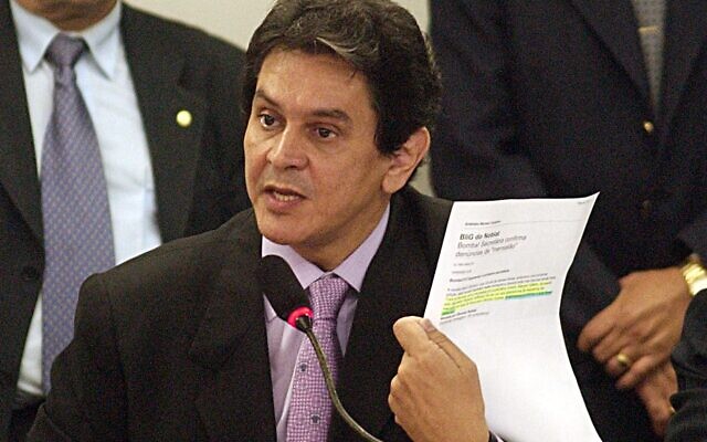 Roberto Jefferson (Wikipedia//Source	Agência Brasil [1] / Author	Marcello Casal Jr./ABr/ Attribution 3.0 Brazil (CC BY 3.0 BR))