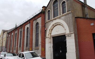Former Synagogue building on Annesley Street, Belfast (Wikipedia/Author	Whiteabbey/ Attribution-ShareAlike 4.0 International (CC BY-SA 4.0)  https://creativecommons.org/licenses/by-sa/4.0/legalcode)