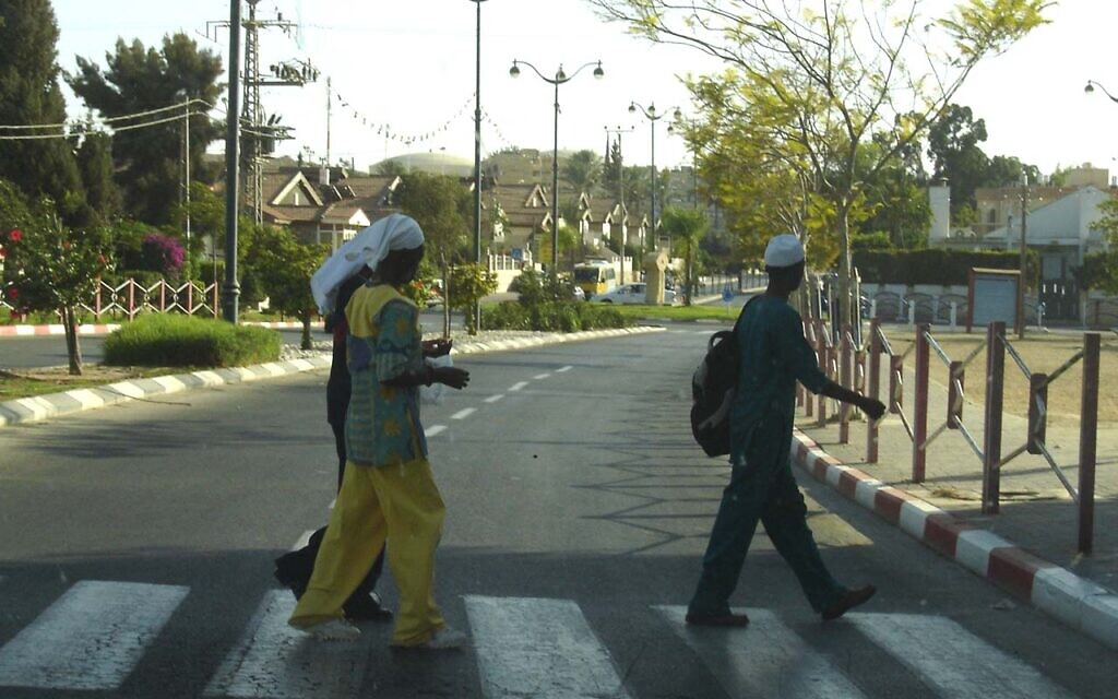 A group of African Hebrew Israelites in Dimona, Israel. (Wikipedia/Source: Flickr: https://www.flickr.com/photos/55073053@N00/61379272/ / Author: sethfrantzman /Attribution 2.0 Generic (CC BY 2.0))