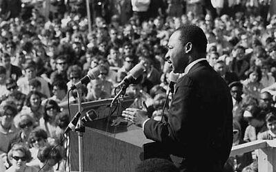 Martin Luther King (Wikipedia/ Source	https://www.flickr.com/photos/minnesotahistoricalsociety/5355384180/sizes/o/in/photostream/ /Author	Minnesota Historical Society / Attribution-ShareAlike 2.0 Generic (CC BY-SA 2.0)  https://creativecommons.org/licenses/by-sa/2.0/legalcode)