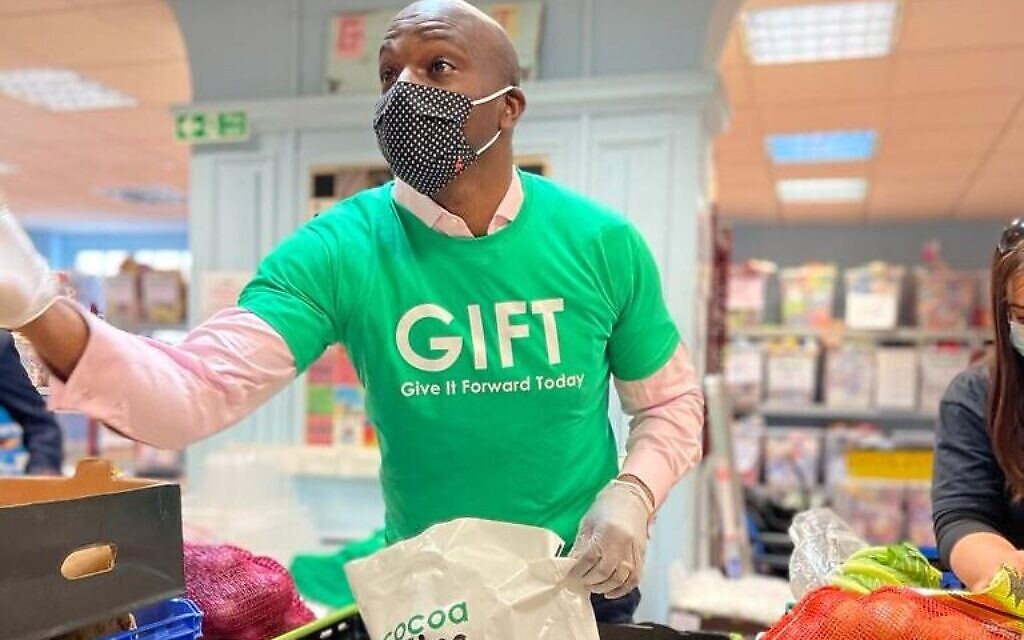 Shaun Bailey visiting Gift Charity in Hendon (Credit 8Original)