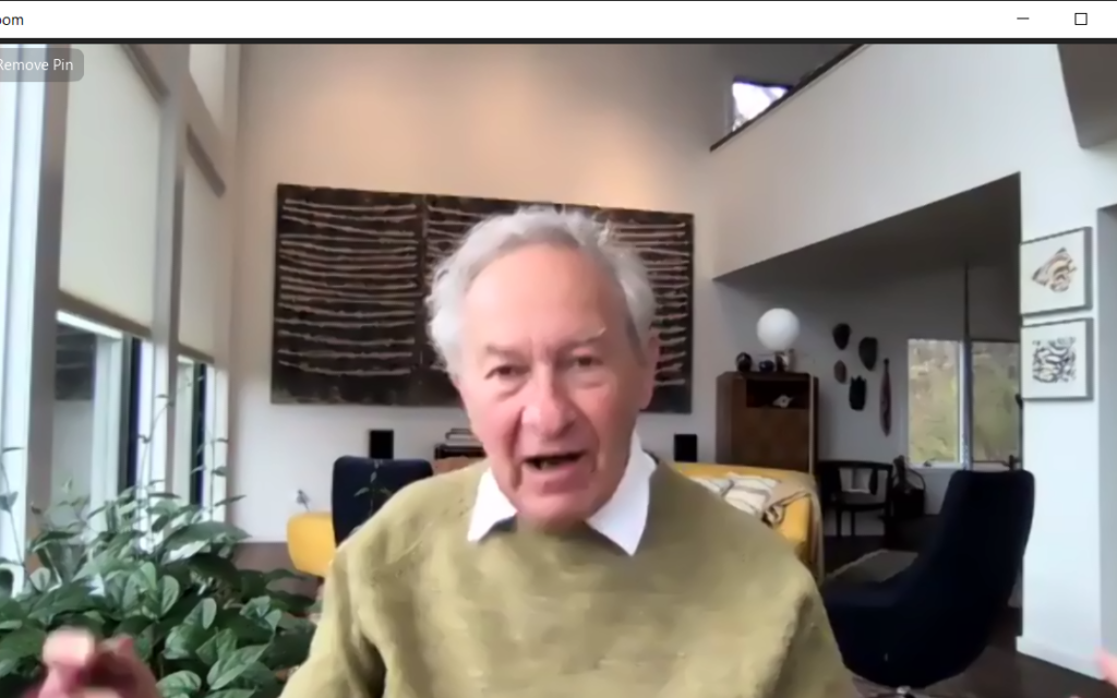Sir Simon Schama speaking at the event held by Yachad