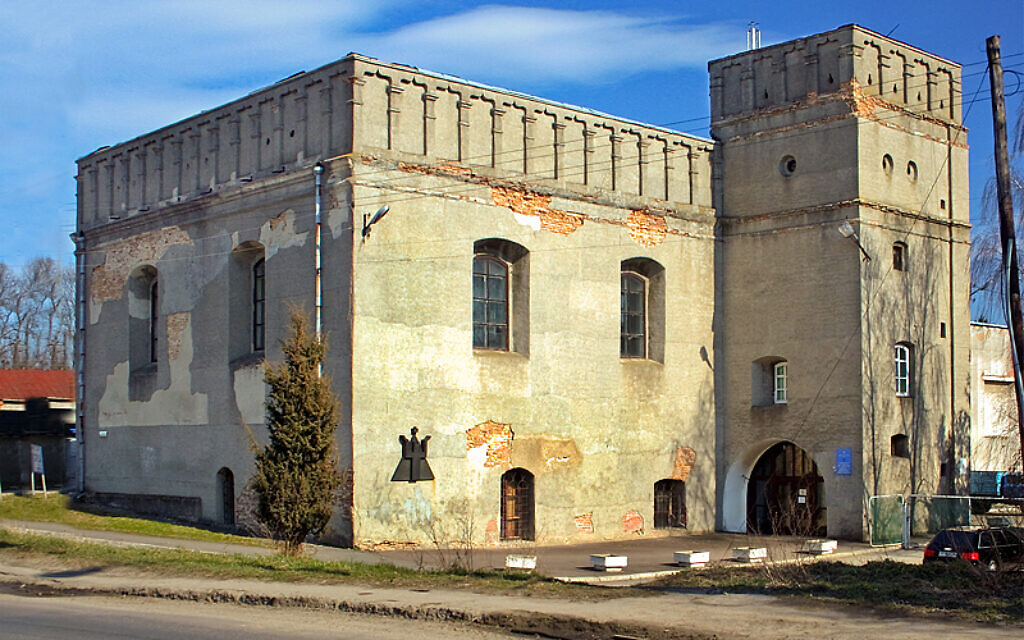 Building of the Synagogue remaining today (Wikipedia/Author: kotykS/ Attribution 3.0 Unported (CC BY 3.0)  https://creativecommons.org/licenses/by/3.0/legalcode)