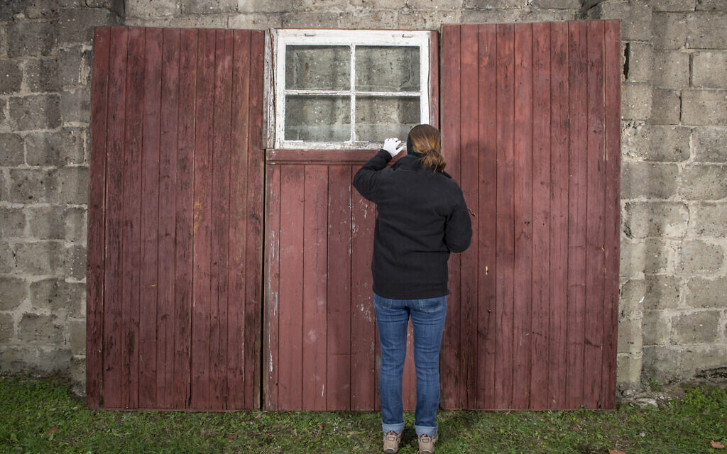 The Holocaust Galleries team recently acquired a section of a barrack from Velten, a sub-camp first of Ravensbruck, and later Sachsenhausen concentration camp.