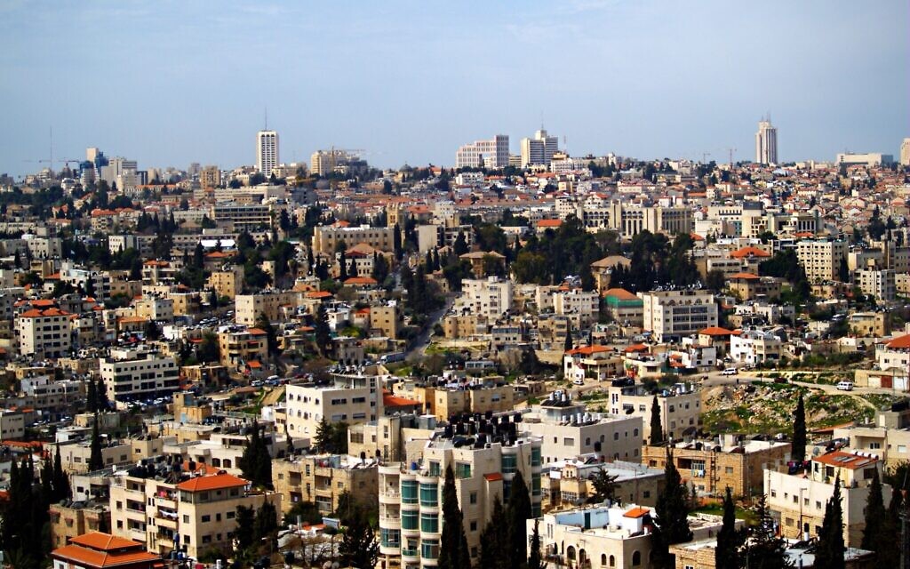 Sheikh Jarrah neighborhood. In the background, the city centre of Jerusalem. (Wikipedia/ Author	
David Shankbone / Attribution 3.0 Unported (CC BY 3.0)  https://creativecommons.org/licenses/by/3.0/legalcode)