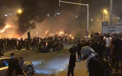 Scenes of rioting in Lod (Photo: Twitter)