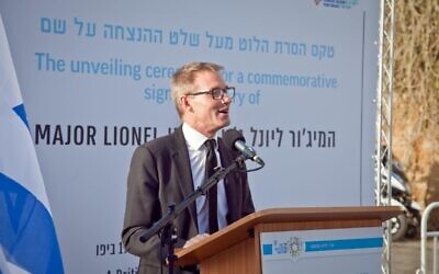 Ambassador Neil Wigan giving a speech at the ceremony