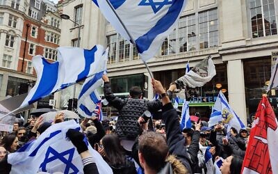 Around 1,500 people assembled in central London on Sunday in support of Israel.