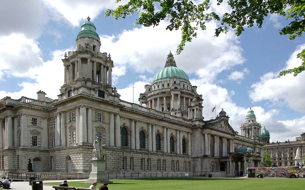 Belfast City Council  (Wikipedia/Source	https://www.flickr.com/photos/macnolete/997055128/
Author	Macnolete/  Attribution 2.0 Generic (CC BY 2.0)  https://creativecommons.org/licenses/by/2.0/legalcode)