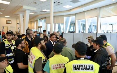 Picture posted by the Governor of  Florida with Hatzalah volunteers