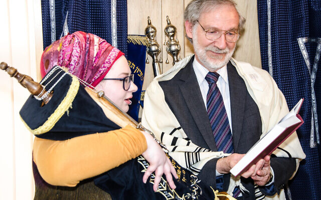 Hannah Witziers with Rabbi David Hulbert at Tikvah Chadasha