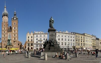 Krakow (Wikipedia /Source and author	Andrzej Otrębski/ Attribution-ShareAlike 4.0 International (CC BY-SA 4.0)  https://creativecommons.org/licenses/by-sa/4.0/legalcode)