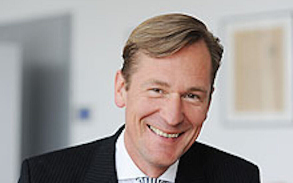 Mathias Doepfner (Wikipedia/ Source	http://www.axelspringer.de/mediathek/index.html?epp=16&content_type=3&s_kategorie=21271/ Author	Axel Springer AG / Attribution-ShareAlike 3.0 Germany (CC BY-SA 3.0 DE)  https://creativecommons.org/licenses/by-sa/3.0/de/legalcode)
