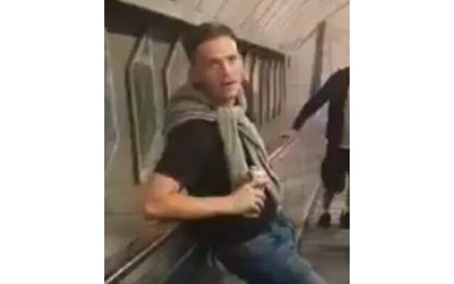 Image released by British Transport Police of man they want to speak to (Image: BTP)
