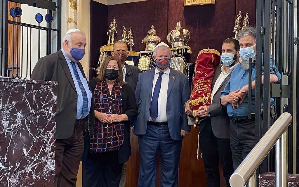 SNP leaders at the Giffnock & Newlands Synagogue.