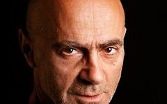 Israeli-Arab actor Salim Dau has been cast in the fifth series of The Crown as Mohamed Al-Fayed Israeli-Arab actor Salim Dau has been cast in the fifth series of The Crown as Mohamed Al-Fayed