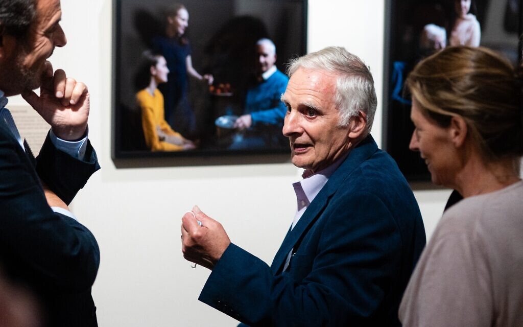 Holocaust survivor Steven Frank with the portrait by the Duchess of Cambridge  (© Derryn Vranch / Royal Photographic Society)