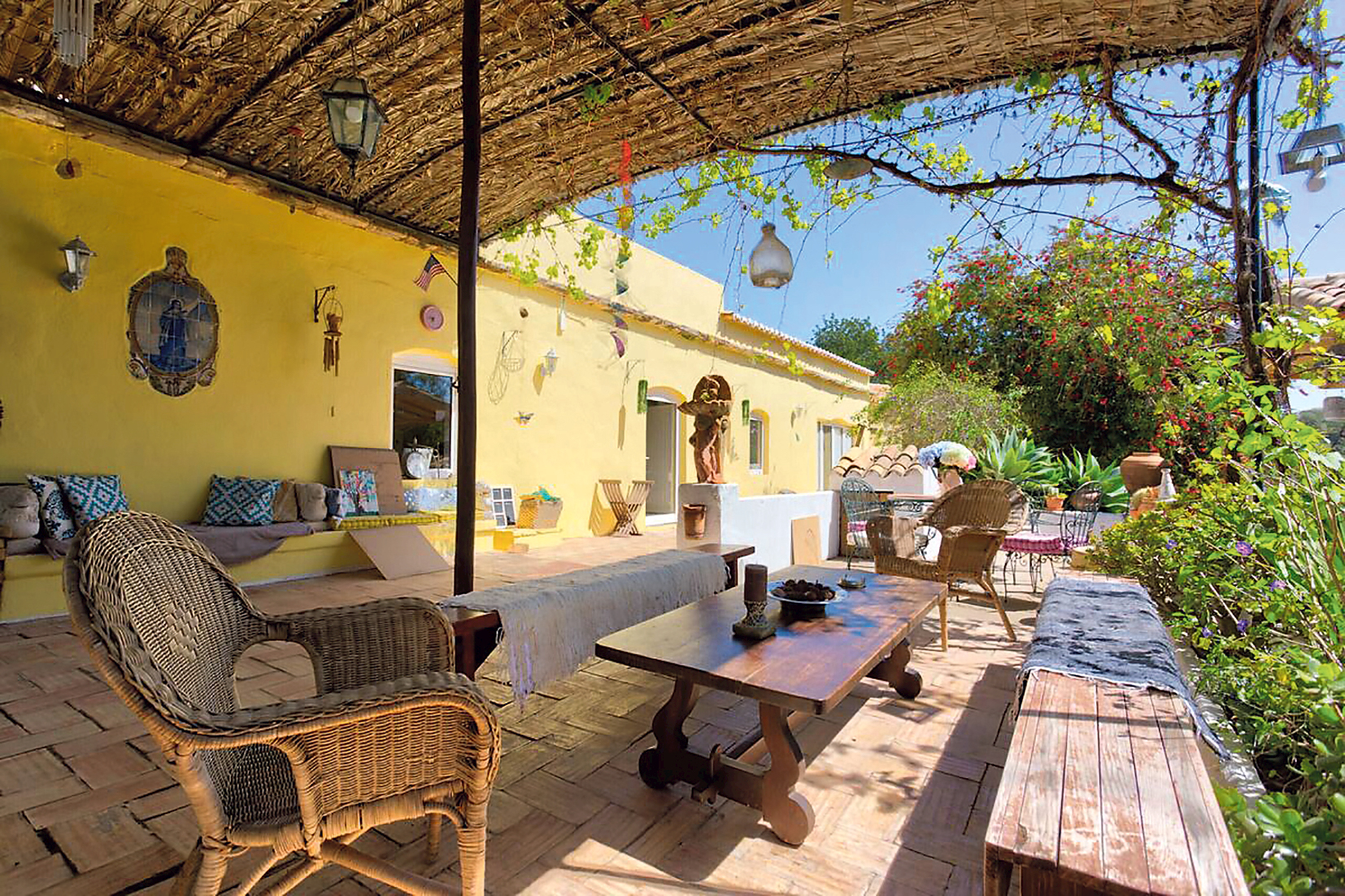 Casa De Mondo: Safe, secure and spectacular for travellers who like to feel at home on holiday Casa De Mondo: Safe, secure and spectacular for travellers who like to feel at home on holiday