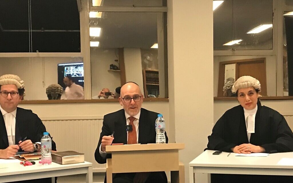 Joanne Greenaway, Dr Harris Bor, Rabbi Dr Harvey Belovski, Rachel Marcus and
Anthony Metzer QC