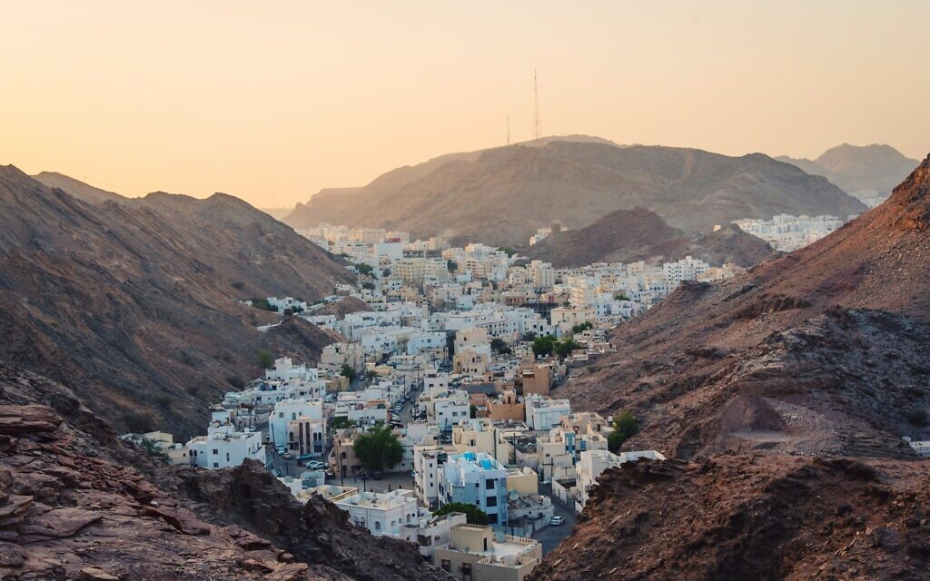 Mosque, al hamriya, Muscat, Oman

(Photo by Anfal Shamsudeen on Unsplash)