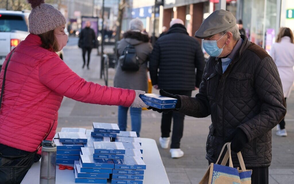 Lateral flow test kits handed out in Brentwood Essex, where one of the first cases of the Omicron variant of Covid-19 was discovered in the UK.
. Credit: MARTIN DALTON/Alamy Live News