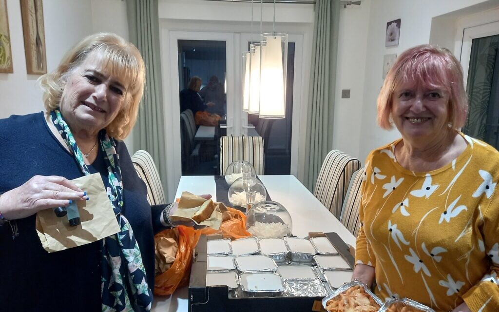 Cooking 25 individual meals for Centre33 homeless Cooking 25 individual meals for Centre33 homeless