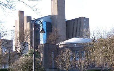 Glasgow University (Wikipedia / Betacommand.)