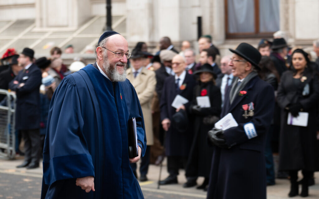 Chief Rabbi Mirvis at the Ajex parade (Credit: David Lake)