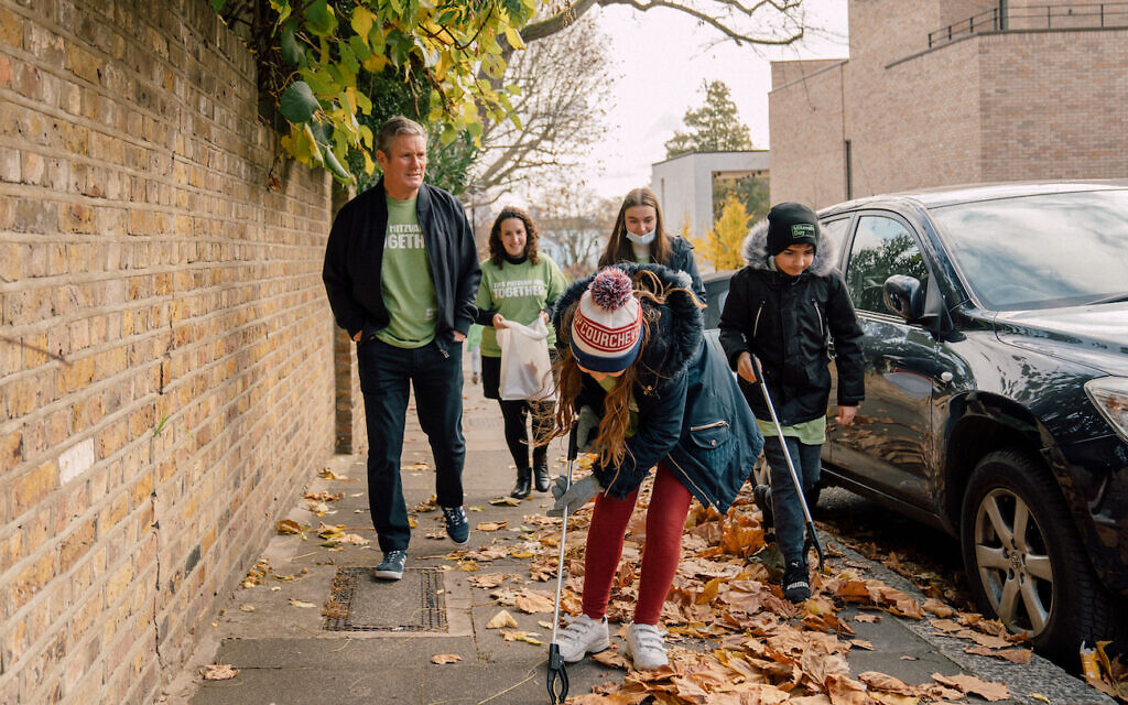 Sir Keir Starmer taking part in Mitzvah Day 2021 (photo credit: Tom Pullen) Sir Keir Starmer taking part in Mitzvah Day 2021 (photo credit: Tom Pullen)