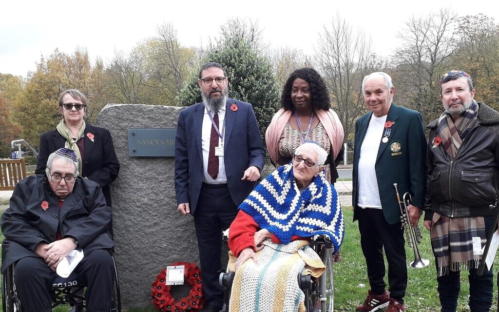 Residents and staff at Jewish Care's Betty and Asher Loftus Centre marked Remembrance Sunday Residents and staff at Jewish Care's Betty and Asher Loftus Centre marked Remembrance Sunday