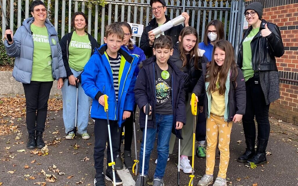 SAMS Cheder litter picking 2 SAMS Cheder litter picking 2