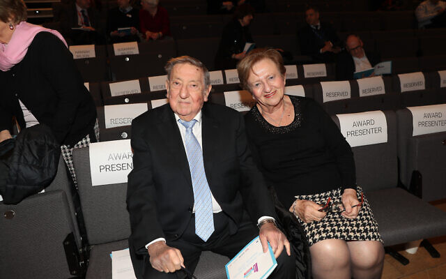 Jerry Goldstein at the JN-PAJES Jewish Schools Award with his wife Ann