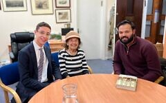 Azeem Rafiq with Shoah survivor Lily Ebert and Dovie Forman (Jewish News) Azeem Rafiq with Shoah survivor Lily Ebert and Dovie Forman (Jewish News)