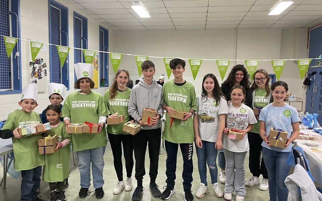 Pinner's Mitzvah Day Pinner's Mitzvah Day