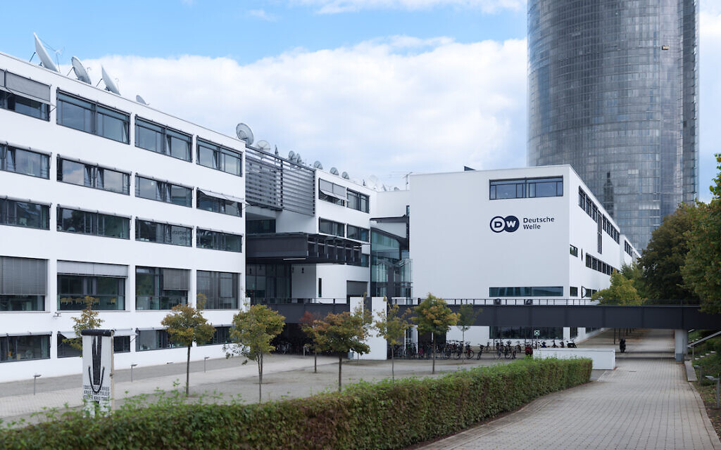 Place of Deutsche Welle in Bonn, Schürmann-Bau. (Wikipedia/Author	Christian Wolf (www.c-w-design.de)/ Attribution-ShareAlike 3.0 Germany (CC BY-SA 3.0 DE))