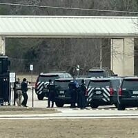 Police were stationed outside the Congregation Beth Israel synagogue in Colleyville, Texas (Photo: Twitter)