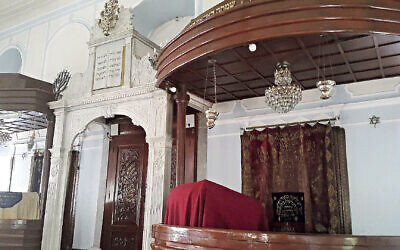 Central Izmir Synagogues