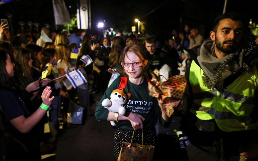 2HWKBJD An orphan from the Alumim orphanage in Zhytomyr, Ukraine arrives at a temporary accommodation at the Nes Harim Field and Forest Education Center near Jerusalem, March 6, 2022. REUTERS/Ronen Zvulun